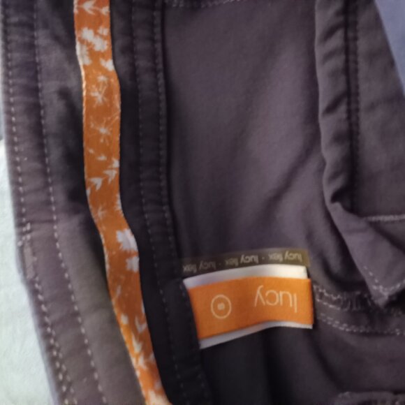 Lucy Capri Pants - Picture 2 of 5